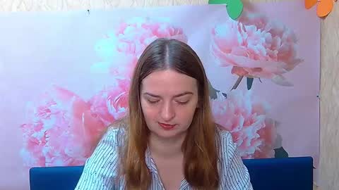 Snapshot of freyadak chatting on 09.14.25 FreyaDak online show from 09.14.25