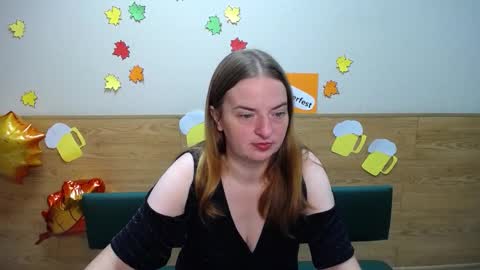 Snapshot of freyadak chatting on 09.20.25 FreyaDak online show from 09.20.25