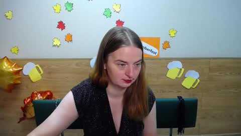 Snapshot of freyadak chatting on 09.21.25 FreyaDak online show from 09.21.25