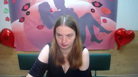 Snapshot of freyadak chatting on 10.05.25 FreyaDak online show from 10.05.25