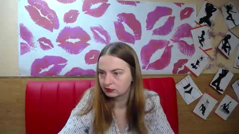 Snapshot of freyadak chatting on 10.12.25 FreyaDak online show from 10.12.25