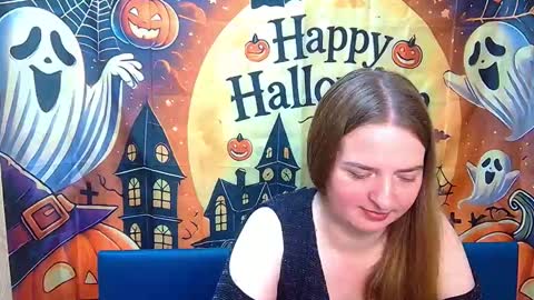 Snapshot of freyadak chatting on 10.24.25 FreyaDak online show from 10.24.25