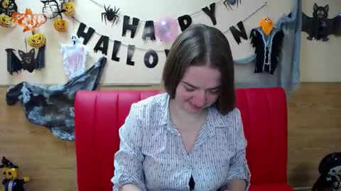 Snapshot of freyadak chatting on 10.26.25 FreyaDak online show from 10.26.25