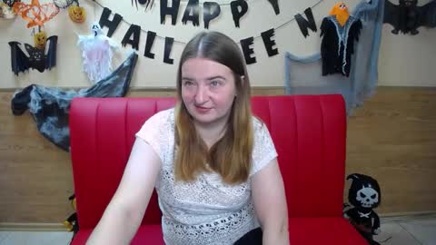 Snapshot of freyadak chatting on 11.10.25 FreyaDak online show from 11.10.25