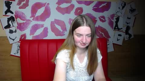 Snapshot of freyadak chatting on 11.20.25 FreyaDak online show from 11.20.25