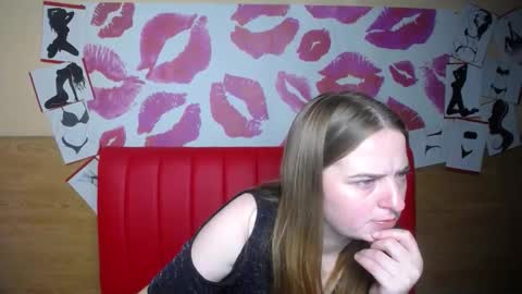 Snapshot of freyadak chatting on 12.02.25 FreyaDak online show from 12.02.25