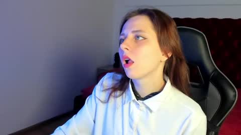 Snapshot of freyaveys chatting on 05.31.26 FreyaVeys online show from 05.31.26