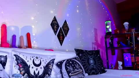 Freya online show from 02.24.25