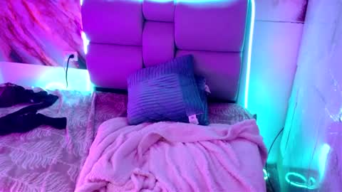 Freyja online show from 03.10.25