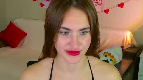 Snapshot of fridacure chatting on 10.08.25 Frida online show from 10.08.25