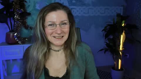 Snapshot of fridatander chatting on 01.15.25 Frida Tander online show from 01.15.25