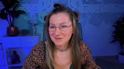 Snapshot of fridatander chatting on 01.30.25 Frida Tander online show from 01.30.25