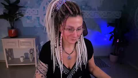 Frida Tander online show from 02.14.26