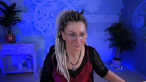 Snapshot of fridatander chatting on 05.05.26 Frida Tander online show from 05.05.26