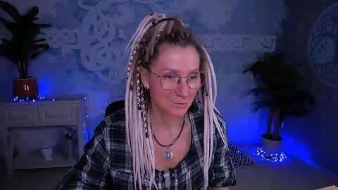 Snapshot of fridatander chatting on 05.06.26 Frida Tander online show from 05.06.26