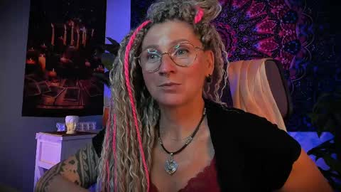 Snapshot of fridatander chatting on 06.07.26 Frida Tander online show from 06.07.26