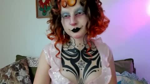 Snapshot of friskyflowers chatting on 05.25.26 cherry online show from 05.25.26