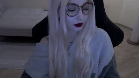 Snapshot of fromsun_forsoul chatting on 04.22.26 Lilith online show from 04.22.26