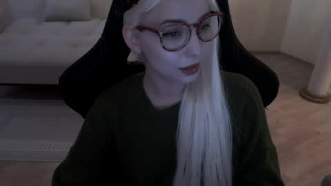 Snapshot of fromsun_forsoul chatting on 04.25.26 Lilith online show from 04.25.26