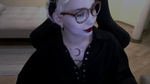 Snapshot of fromsun_forsoul chatting on 04.29.26 Lilith online show from 04.29.26