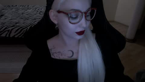 Snapshot of fromsun_forsoul chatting on 04.30.26 Lilith online show from 04.30.26
