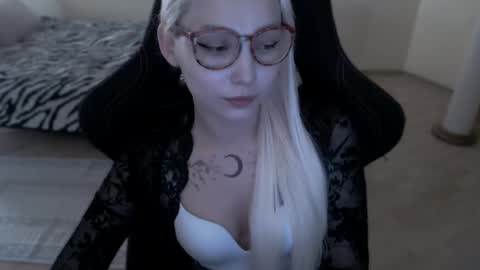 Snapshot of fromsun_forsoul chatting on 05.18.26 Lilith online show from 05.18.26
