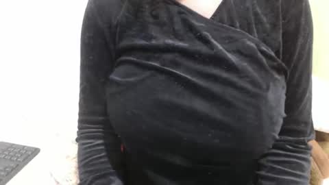 fruity28 online show from 10.30.25