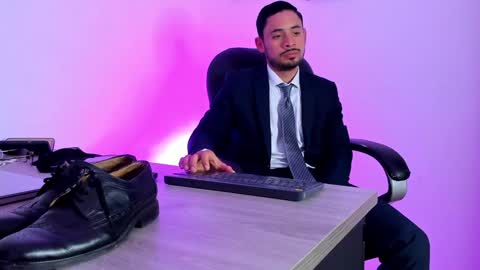 Snapshot of fuckerwate chatting on 12.14.24 SERGIO THE SEX LAWYER online show from 12.14.24