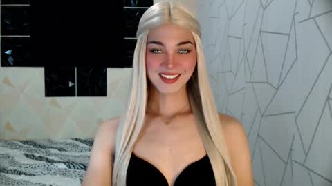 MISS IVANA online show from 01.14.26