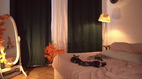 Snapshot of fuckingtoy_ chatting on 10.17.25 Eva         all my links   online show from 10.17.25