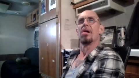 Snapshot of fuckmehard221187 chatting on 12.15.24 me online show from 12.15.24