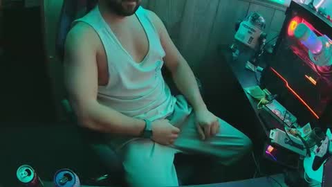 Snapshot of fufupop chatting on 12.16.25 fufupop online show from 12.16.25