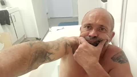 Snapshot of fukmelivenow chatting on 10.15.25 fukmelivenow online show from 10.15.25