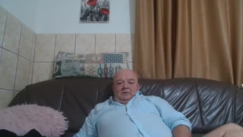 Snapshot of fullballs6 chatting on 12.21.24 fullballs6 online show from 12.21.24