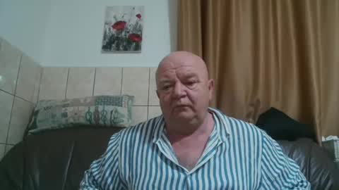 Snapshot of fullballs6 chatting on 12.30.24 fullballs6 online show from 12.30.24