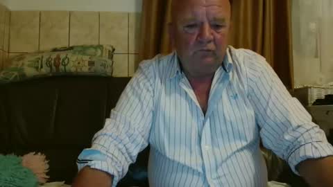 Snapshot of fullballs6 chatting on 09.13.25 fullballs6 online show from 09.13.25