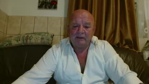 Snapshot of fullballs6 chatting on 09.24.25 fullballs6 online show from 09.24.25