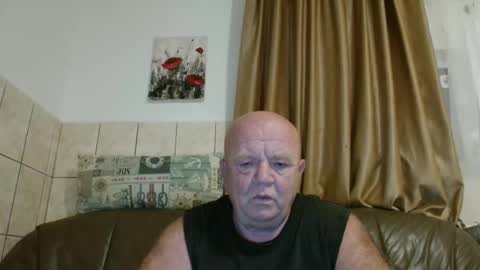 Snapshot of fullballs6 chatting on 09.29.25 fullballs6 online show from 09.29.25