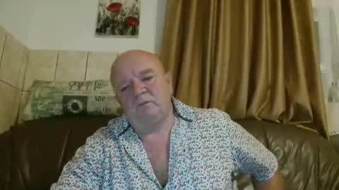 Snapshot of fullballs6 chatting on 10.09.25 fullballs6 online show from 10.09.25