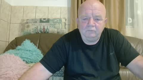 Snapshot of fullballs6 chatting on 10.24.25 fullballs6 online show from 10.24.25