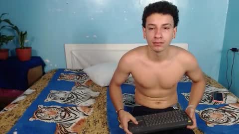 Snapshot of fun_and_horny_ chatting on 09.28.25 fun_and_horny_ online show from 09.28.25
