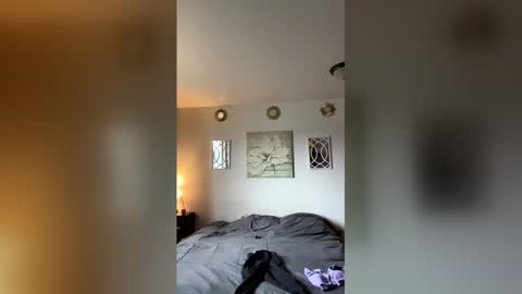 Linnys Palace online show from 04.13.26