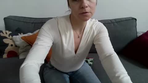 Snapshot of funservice chatting on 02.10.25 funservice online show from 02.10.25