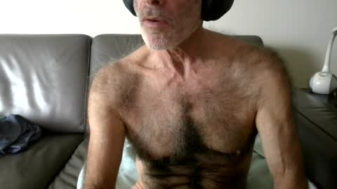 Snapshot of furrydawg chatting on 06.28.26 furrydawg online show from 06.28.26
