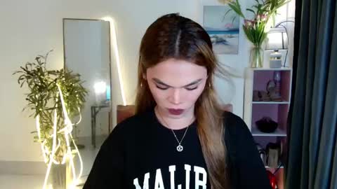 Snapshot of fushialore chatting on 10.14.25 fushialore online show from 10.14.25