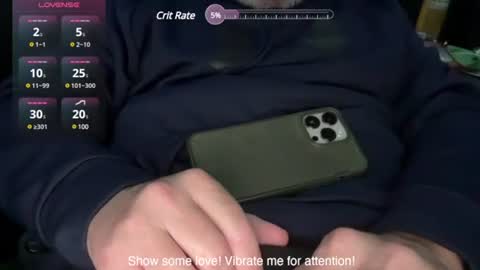 Snapshot of futuro_marido chatting on 12.15.24 Futuro Marido online show from 12.15.24