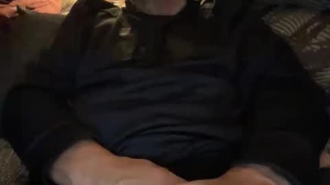 Snapshot of futuro_marido chatting on 12.25.24 Futuro Marido online show from 12.25.24