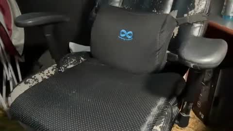 Snapshot of futuro_marido chatting on 01.14.25 Futuro Marido online show from 01.14.25