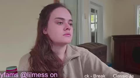 Snapshot of fuxkme_jen chatting on 09.11.25 fuxkme_jen online show from 09.11.25