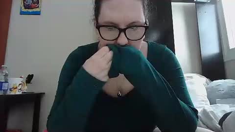 fuzzypeaches87 online show from 01.18.26